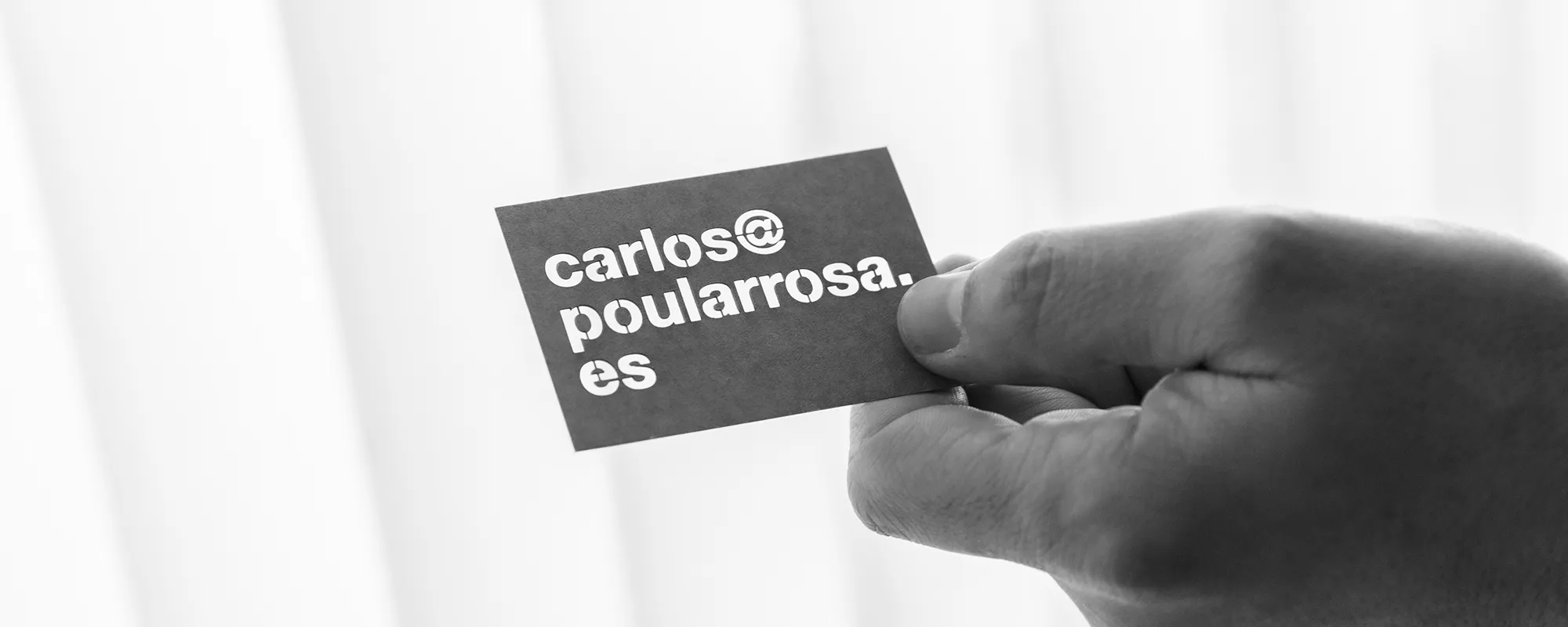 Tarjeta de contacto de Carlos Pou